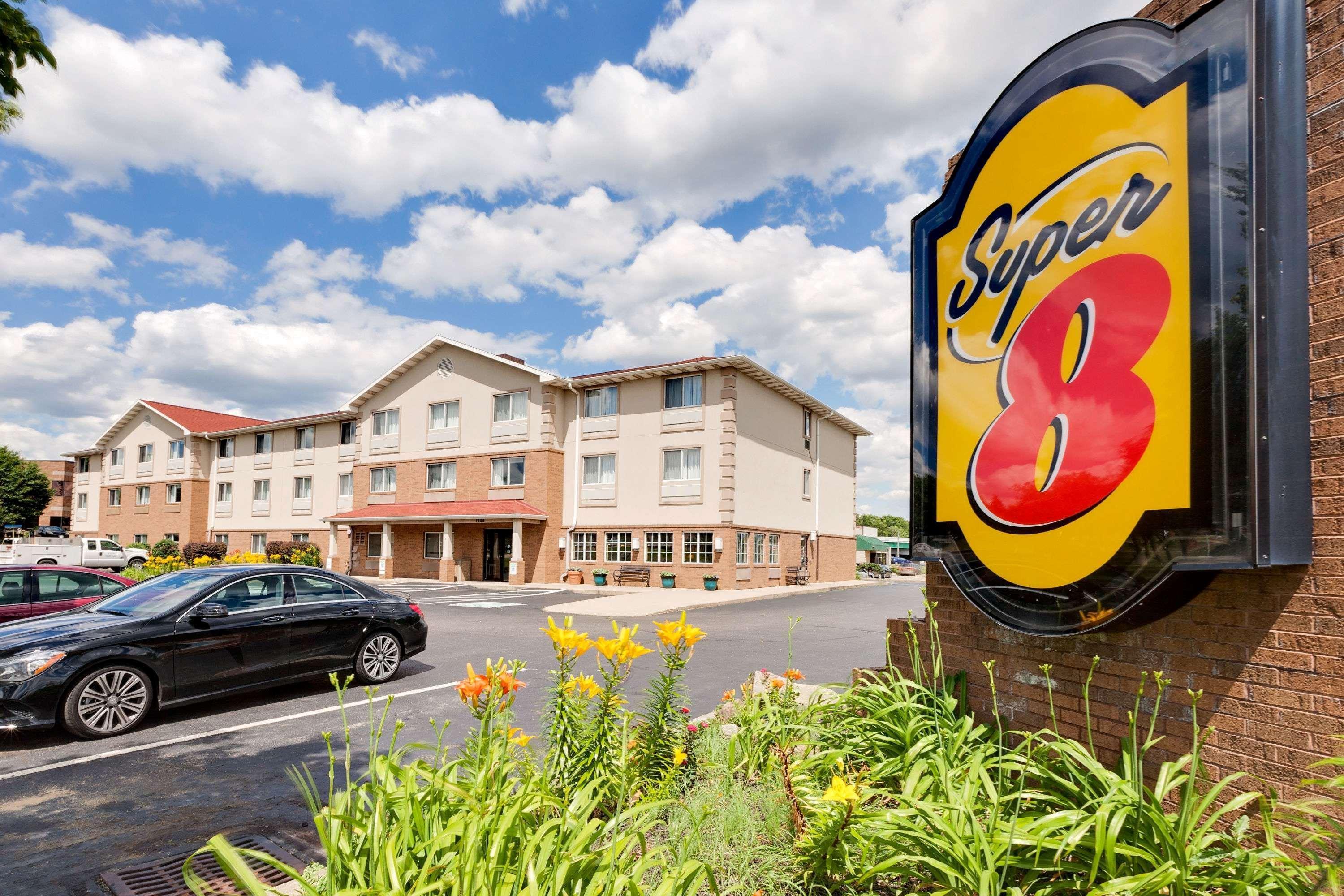 Super 8 By Wyndham Akron S/Green/Uniontown Oh Екстериор снимка